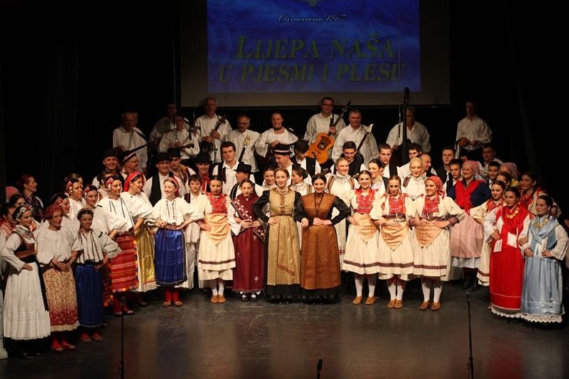 Performace of Croatian folklore assembly 