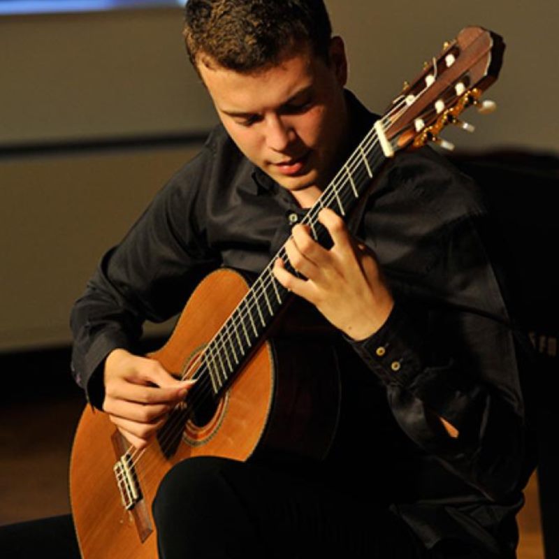 Concert - SRĐAN BULAT, guitar