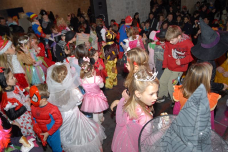 Costume parade of Dubrovnik preschools from Brsalje to Stradun