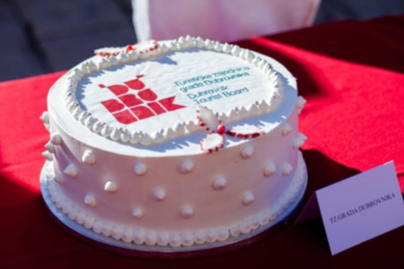 HUMANITARNI TORTA PARTY