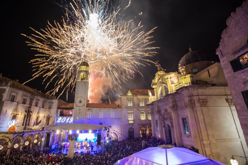 DOČEK NOVE 2020. GODINE