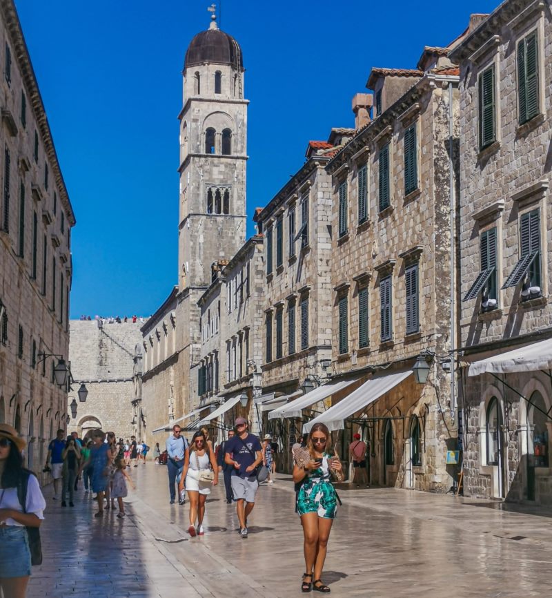 ODLIČAN TURISTIČKI KOLOVOZ U DUBROVNIKU