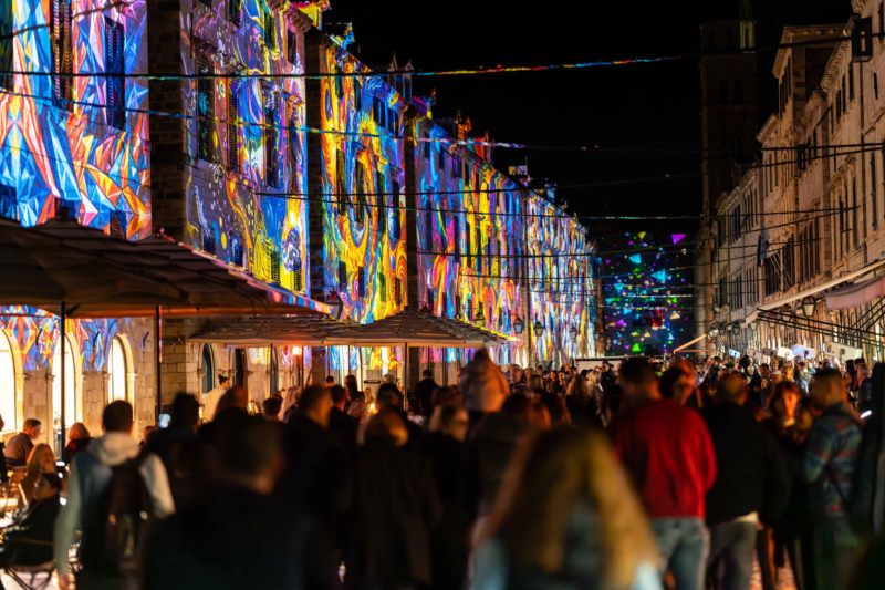 Senzacionalnim 3D mappingom „Evolution of Light“ Pixel dizajna  otvoren 4. Festival svjetlosti Lumiart