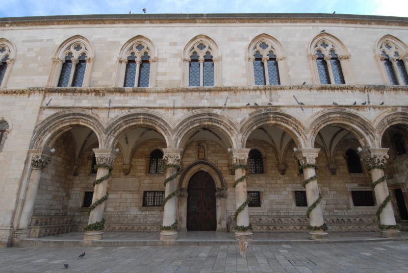 Počinje monitoring konstrukcije trijema Kneževa dvora